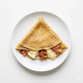 Crep con queso brie y bacon (Dalí)