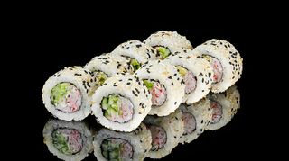 Каліфорнія з крабовим міксом в кунжуті