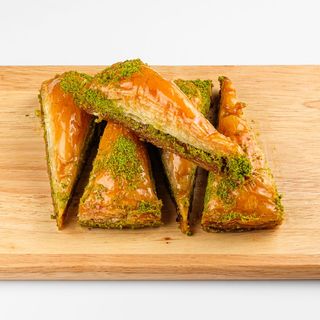 Srednja kutija Trokut pistacija 5 komada