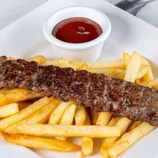 Pincho de ternera (Kafta) con Patatas
