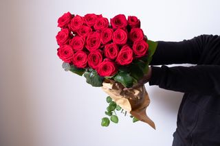 rosa singola a gambo lungo