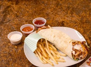 Durum kebab com batata frita