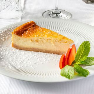 Tarta de queso hecha en casa con caramelo toffee