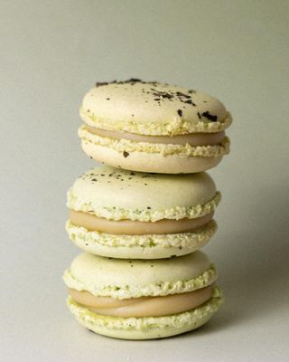 Макарон Жасмін-юзу-маракуя, 1 шт