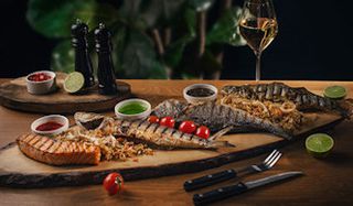 თევზის ნაირსახეობა გრილზე