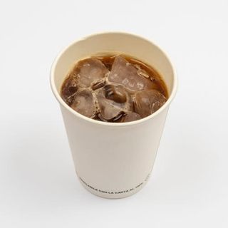 Caffè americano con ghiaccio
