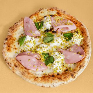 Mortadella e pistacchio con burrata