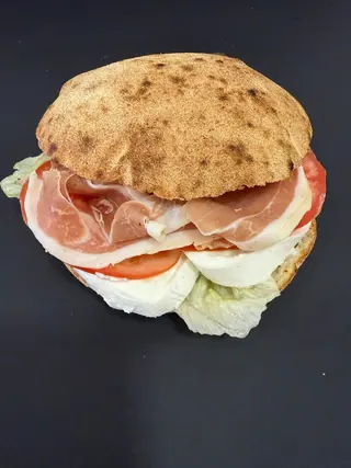 Panuozzo Caprese