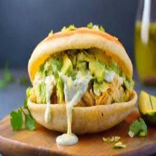 Arepa "reina pepiada"