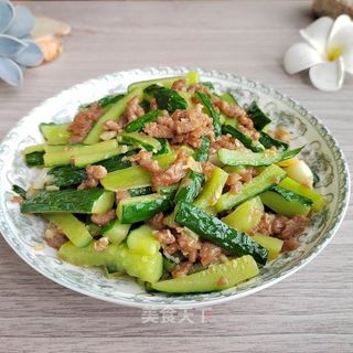 Pepino salteado Con Ternera