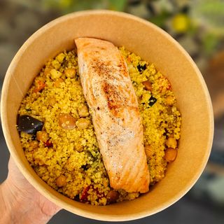 Salmón al Horno Con Cuscús