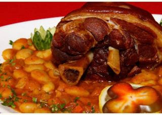 Fasole cu ciolan afumat