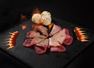 Сашими Тон татаки (190гр)