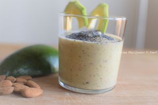 Frullato avocado e frutta secca