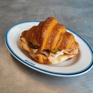 КРУАСАН З ІНДИЧКОЮ