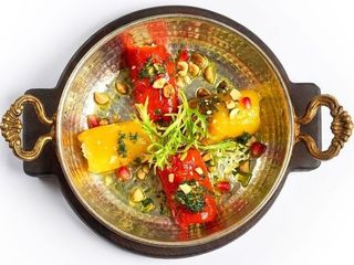 Рулетики з болгарського перця з сиром лабне та зеленю (200g)