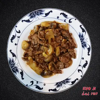 70  -Vitello con funghi e bambù