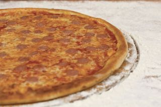 Pizza classica würstel