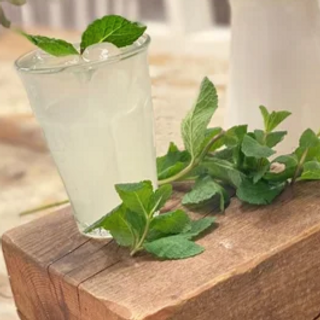 Limonada  casera de Limón y menta 