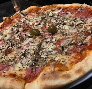 Capricciosa pizza velika