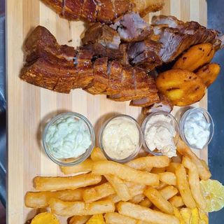 CHICHARRON / TORREZNOS