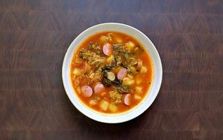 Kelj varivo s krumpirom i kobasicama