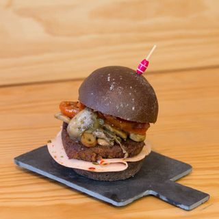 Hambúrguer de Soja em Pão C/ Sementes de Papoila