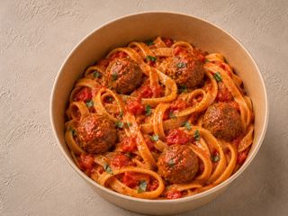 Tagliatelle cu chifteluțe
