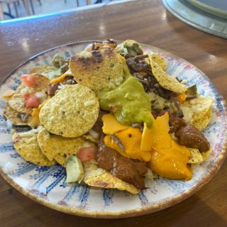 Nachos con guacamole y pico de gallo 