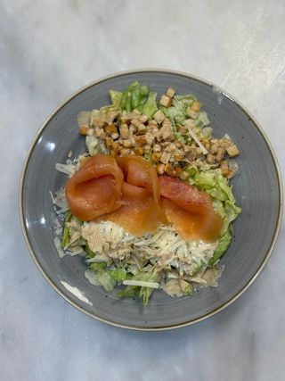 Ensalada Cesar de Salmón Ahumado