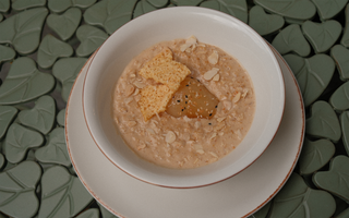 შვრიის ფაფა მსხლით