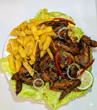 Buffalo wings +fries+ soda