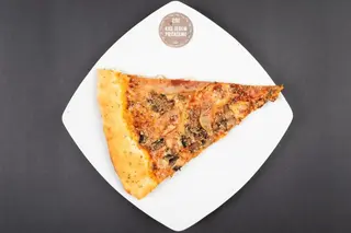 Pizza Capricciosa komad