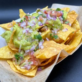 Nachos guacamole