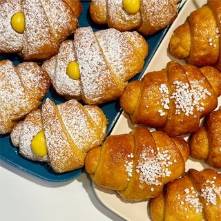 Cornetto all'italiana con CREMA PASTICCERA