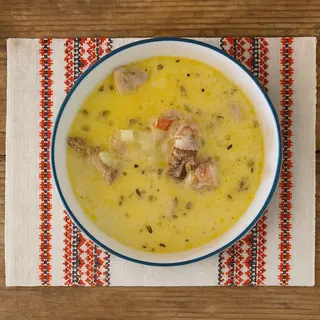 Ciorba ardeleneasca cu ciolan afumat si tarhon