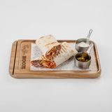 Шаверма с куриным филе, йогуртов соусом