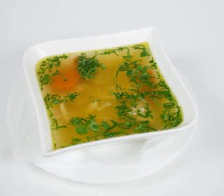 Supă de găină cu tăiței de casă