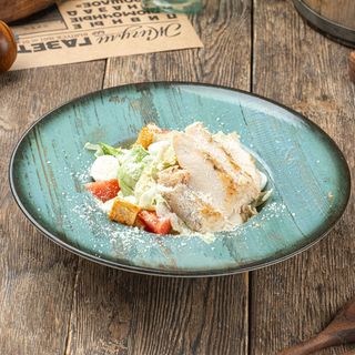 Цезарь с курицей (350 гр)