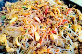 240.Оризово фиде с пилешко+Пилешко с гъби муар и бамбук + ребра(1800г)