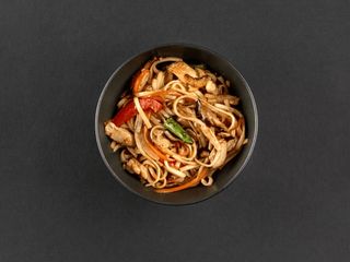 Локшина Удон з куркою в соусі теріякі (330g)