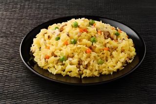 Prženi pirinač sa piletinom (11鸡肉炒饭)