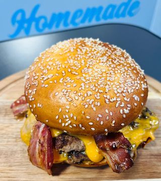 Dublu Big Smash Tiki Taka