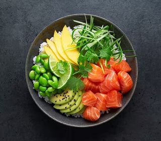 Poke salmone tartare