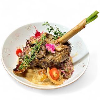 Рулька баранья в сливочном соусе 