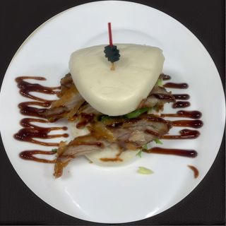 18 Pan Bao De Pato Y Lechuga Salsa Teriyaki