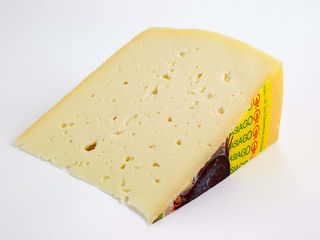 Ser Asiago (cena za 200 gr 19,80 PLN)