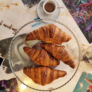 Croissant Sin Relleno