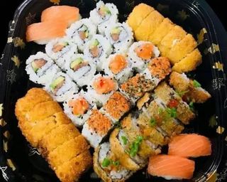 31. Hot Shushi e Uramaki de Salmão