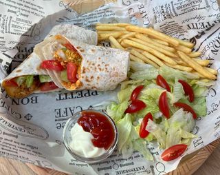 Тортила с хрупкаво пиле